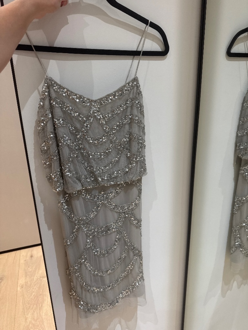 Aidan mattox beautiful silver dress